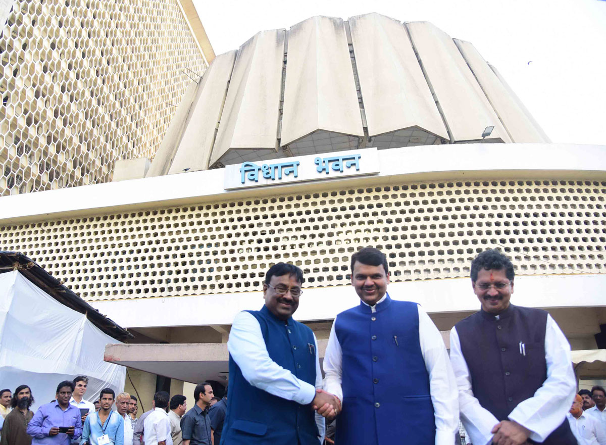 #Budget Session: Ruling Party & Opposition Party Leaders on Budget Day at Vidhan Bhavan Mumbai.