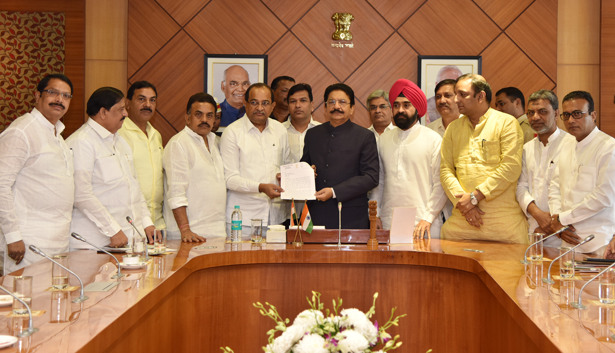 Congress Leaders Delegation Meets Governor at Raj Bhavan.