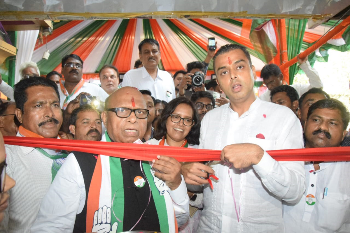 MRCC President Milind Deora During South Central Lok Sabha Congress Party Candidate Eknathrao Gaikwad Election Campaign at Dharavi.