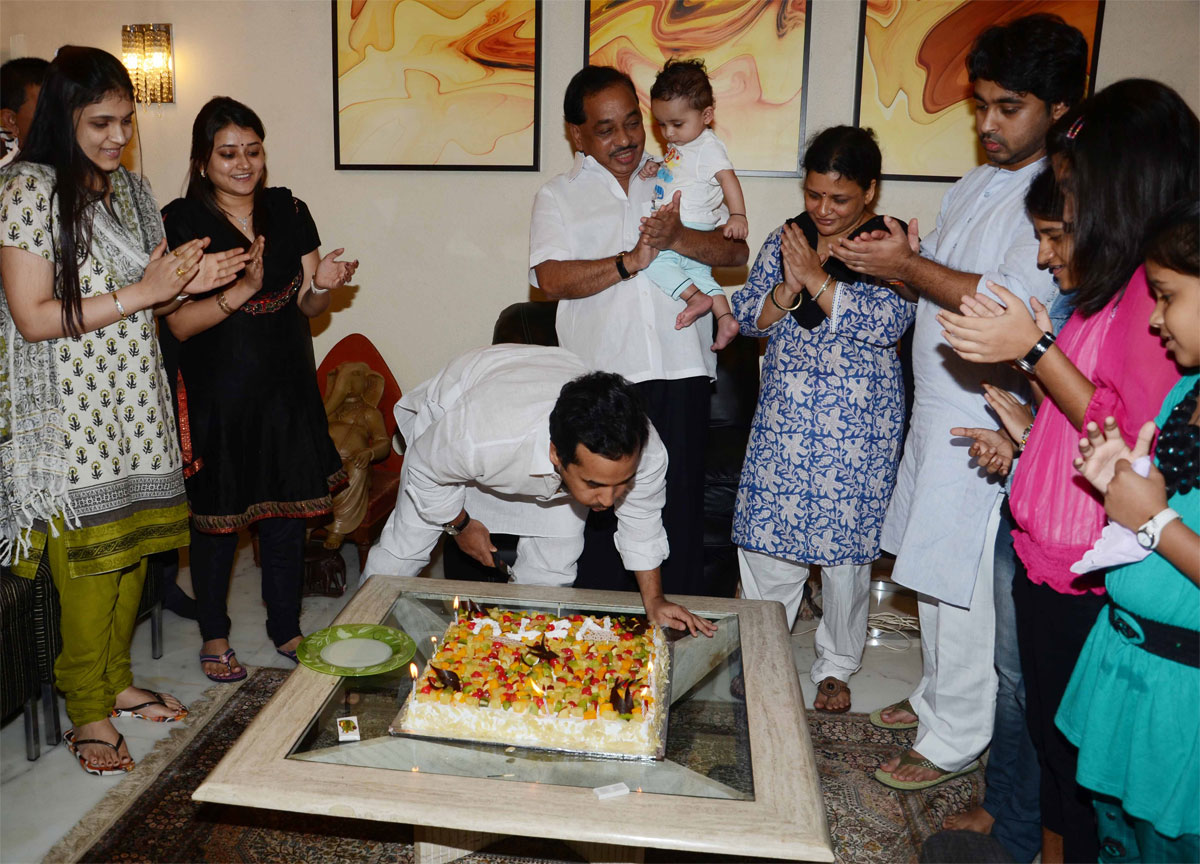 SWABHIMAN SANGHATNA PRESIDENT NITESH NARAYANRAO RANE BIRTHDAY CELEBRATION IN MUMBAI AT BANDRA.