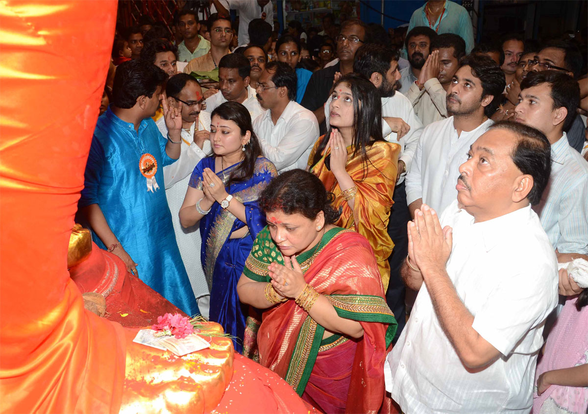 MINISTER NARAYANRAO RANE WITH WIFE SMT.NILAMTAI RANE AT LALBAUGH RAJA DARSHAN ON OCCASION GANPATI FESTIVAL IN MUMBAI.