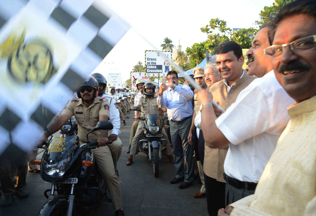 Chief Minister Devendra Fadnavis Inaugurated 26th Road Safety Mission 2015 at Marine Drive.