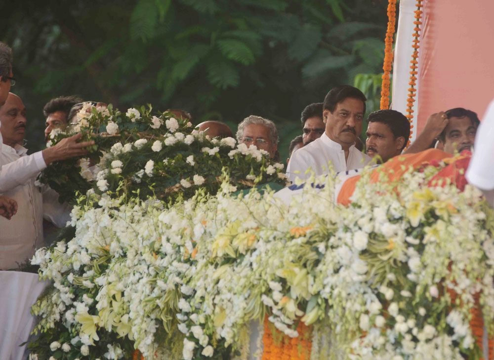 SHIVSENA SUPREMO BALASAHEB THAKAREY FUNERAL AT DADAR.