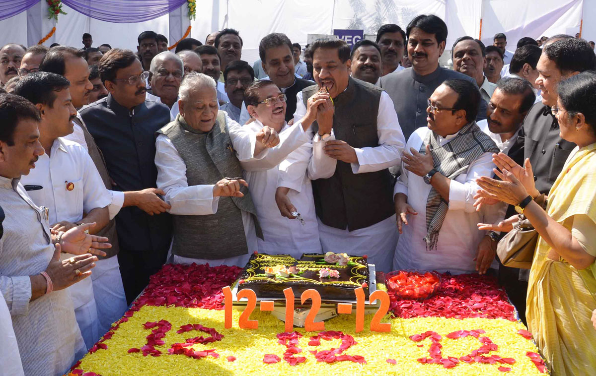 3rd DAY WINTER SESSION -NCP CHIEF & UNION MINISTER SHARAD PAWAR BIRTHDAY CELEBRATION AT NAGPUR VIDHAN BHAVAN