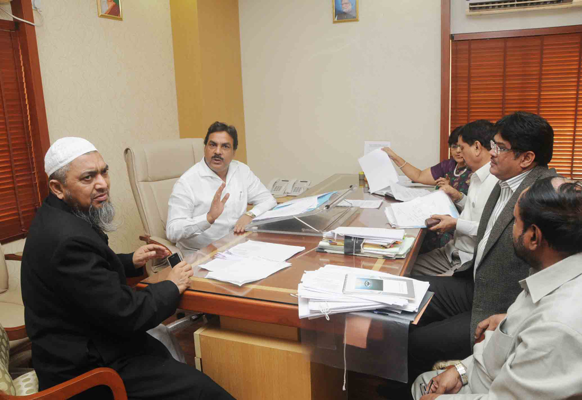 MINISTER MOHD.ARIF NASIM KHAN MEETING AT MANTRALAYA.