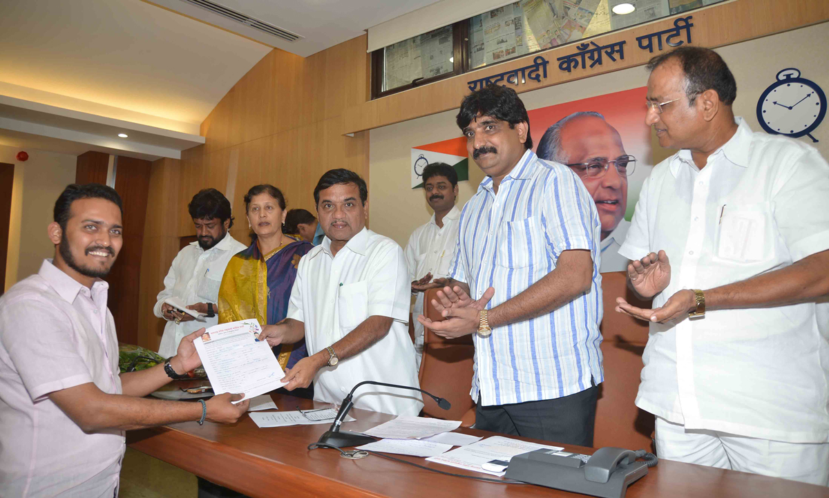 NCP LITERATURE,ARTS & CUTURAL WING HAS ORGANISED MEMBERSHIP CAMPAIGN INAUGURATED BY HOME MINISTER R.R.PATIL,STATE MINISTER FAOUJIYA KHAN AT RASHTRAVADI BHAVAN.