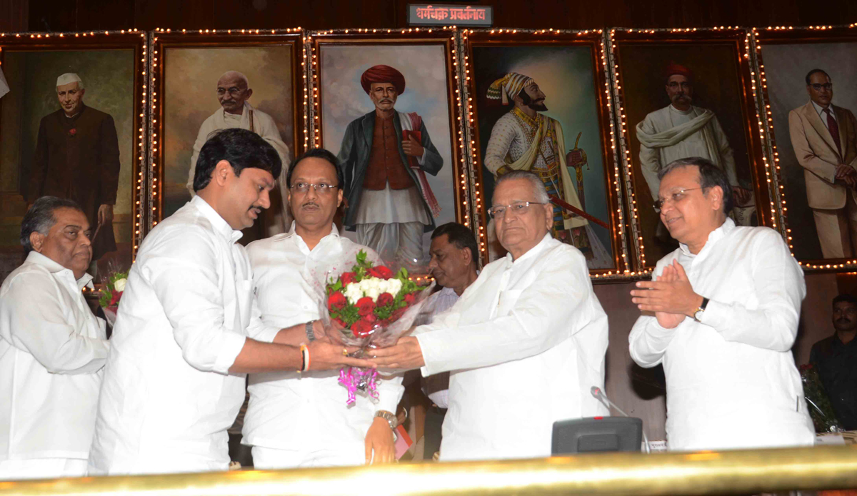 VIDHAN PARISHAD SPEAKER SHIVAJIRAO DESHMUKH,DY CHIEF MINISTER AJITDADA PAWAR & NEWLY ELECTED MLC DHANANJAY MUNDE AT VIDHAN BHAVAN MUMBAI.