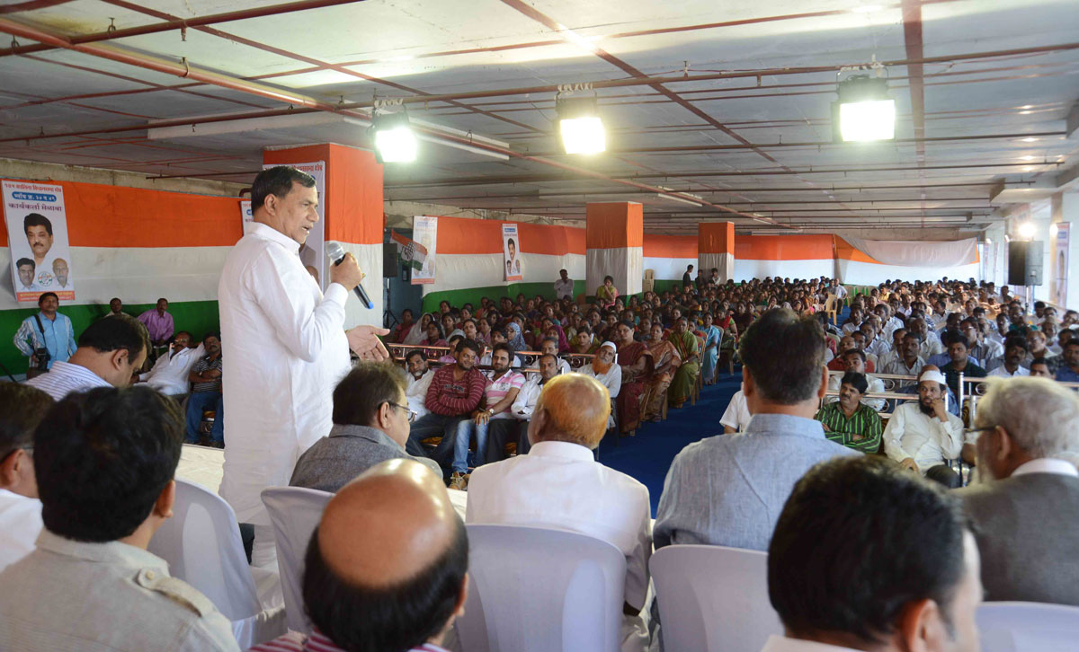 MLA & Ex Mumbai Congress President Kripashankar Singh During Kalina Assembly Block Congress Meeting At Kalina.