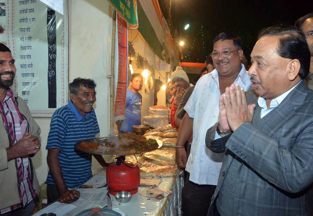 Minister Narayanrao Rane visited Malvani Festival at BEST nagar Goregaon.