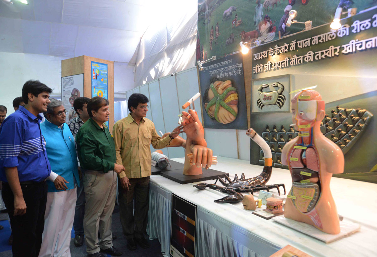 MP.Kriti Somaiya Inaugurates Prince Vyapar Utsav-2015 at Vidhyavihar.