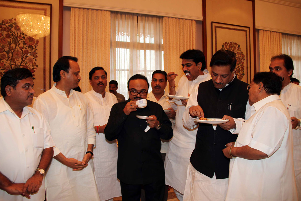 TEA PARTY BY CHIEF MINISTER PRITHVIRAJ CHAVAN DAY BEFORE BUDGET SESSION IN MUMBAI AT SAHAYADRI GUEST HOUSE.