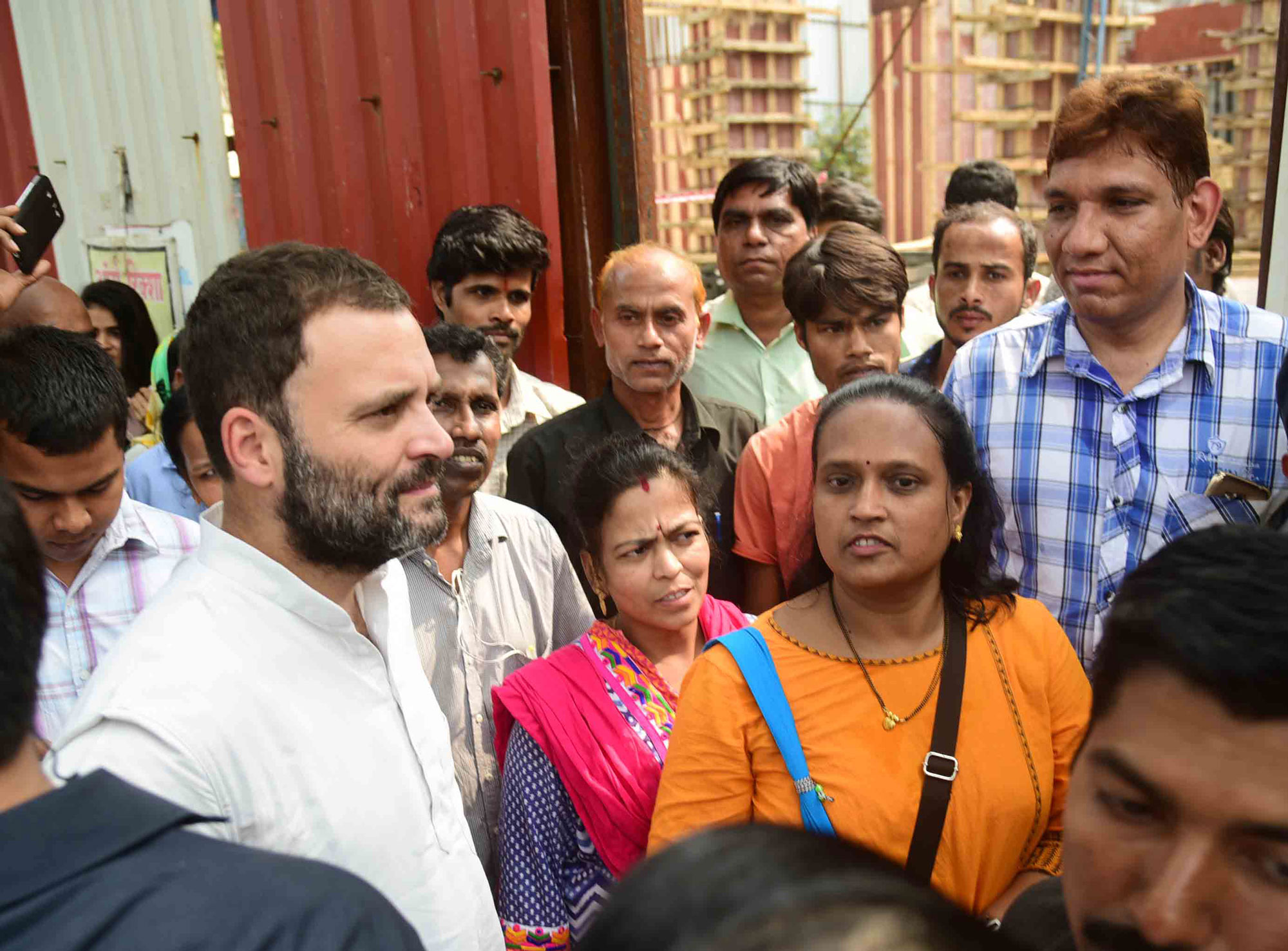 All India Congress Vice President Rahul Gandhi at Bhiwandi Court on his way to airport he met People in Queue outside Banks & ATM at Vakola SBI & Canara Bank.