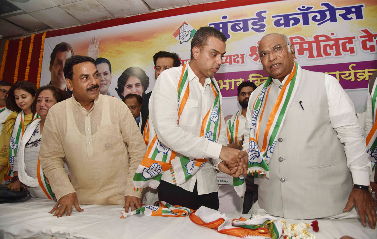 Mumbai Regional Congress Committee Newly Appointeed President Milind Deora Taking Charge from Former MRCC President Sanjay Nirupam at Mumbai Rajiv Gandhi Bhavan.