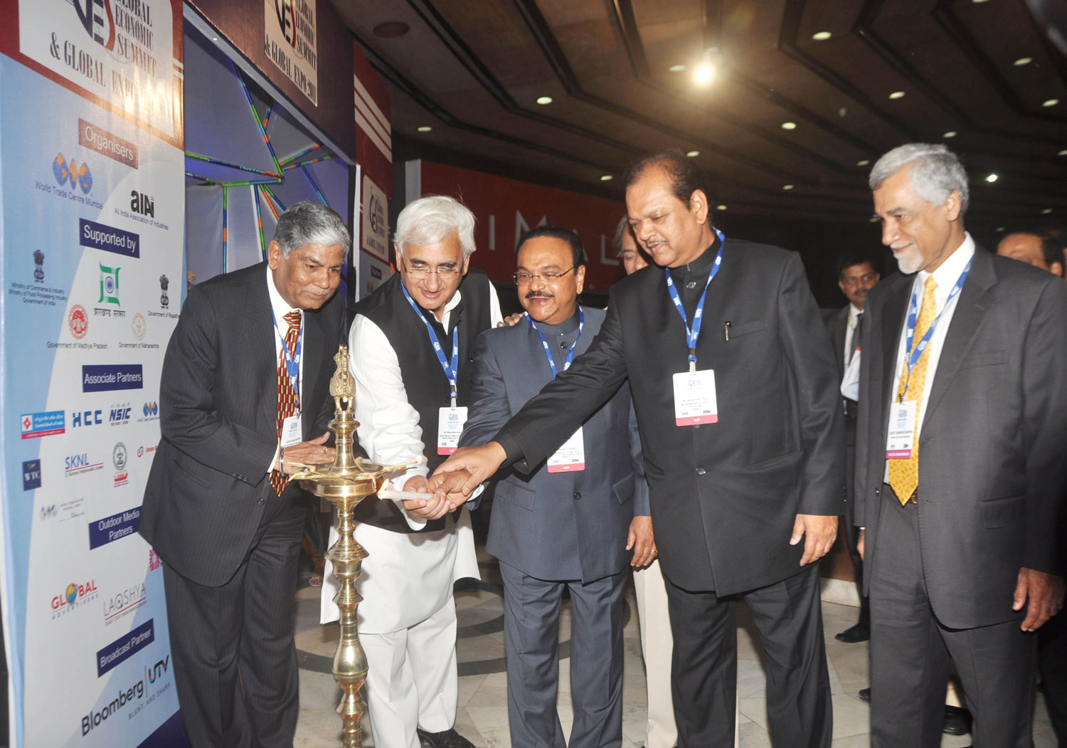 INAUGRATION OF GES 2011 & SME EXPO 2011 BY HON'BLE SALMAN KHURSHEED ,MINISTER SUBHODTHKANT SAHAI,MINISTER CHHAGAN BHUJBAL AT WORLD TRADE CENTRE CUFFE PRADE MUMBAI.