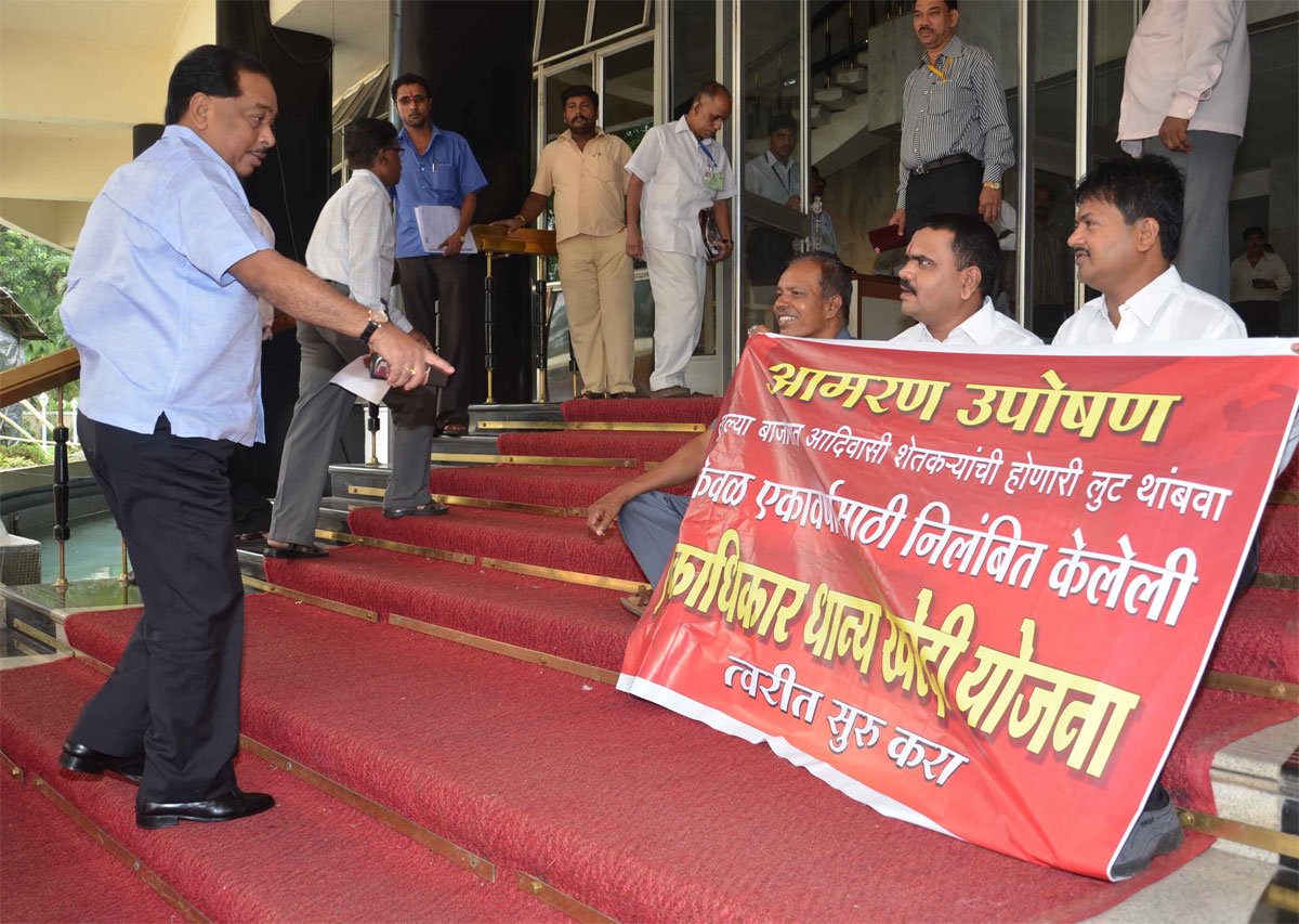 CHIEF MINISTER PRITHVIRAJ CHAVAN,DY.CHIEF MINISTER AJITDADA PAWAR AT Y.B. CHAVAN CENTER.