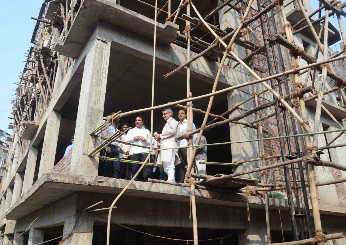 Minister Mohd.Arif Naseem Khan Visit to Under Construction I.T.I. College, Dongri.