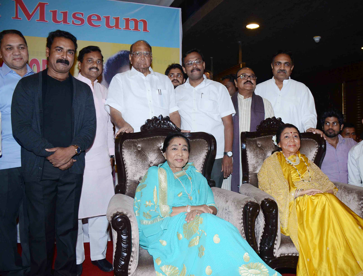 The Unveiling Ceremony of the "Wax Model" of Hon'ble Sharad Pawarji & Asha Bhosaleji at MCA Lounge in Wankhede Stadium.