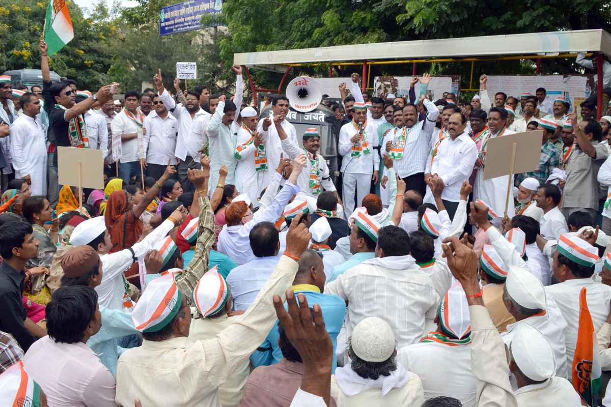 Opposition Party Leader MLA Radhakrishna Vikhe Patil during Congress Party Pardafash Andolan Rally at Aurangabad against BJP Govt. Negligence Towards Farmers & Govt.Policies.