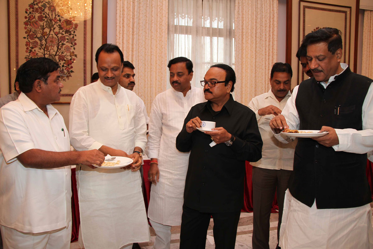 TEA PARTY BY CHIEF MINISTER PRITHVIRAJ CHAVAN DAY BEFORE BUDGET SESSION IN MUMBAI AT SAHAYADRI GUEST HOUSE.