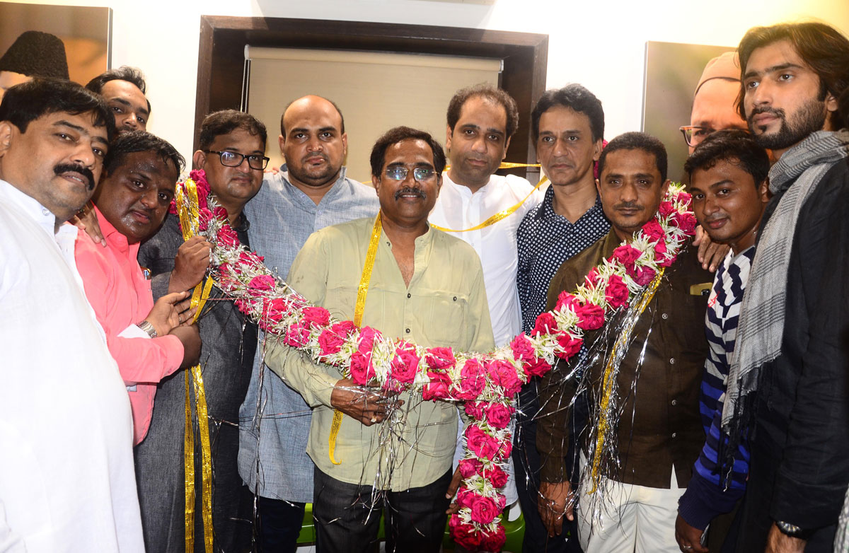 Mumbai Youth Leader Sayed Furqan Ahmed with Team Join (AIMIM) Party at Mumbai Head Office.