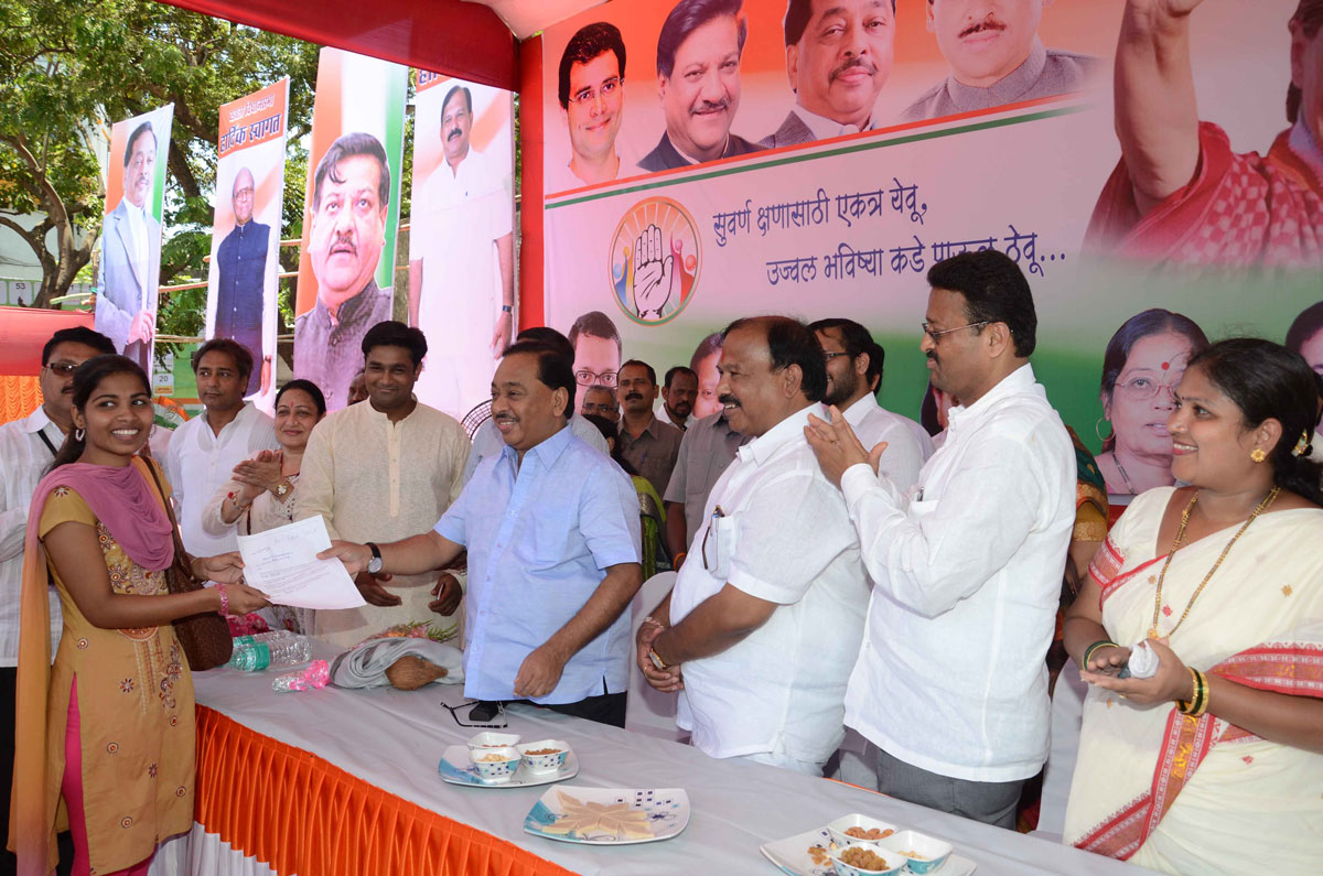 JOB FAIR BY MLA KALIDAS KOLMBKAR ON OCCASION MINISTER NARAYANRAO RANE & SWABHIMAAN SANGHATANA PRESIDENT NITESH RANE  AT DADAR.