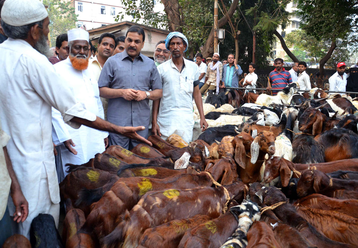MINISTER MOHD.ARIF NASIM KHAN VISITED DEONAR ABATTIOIR BEEFORE EID-UL-AZHA.