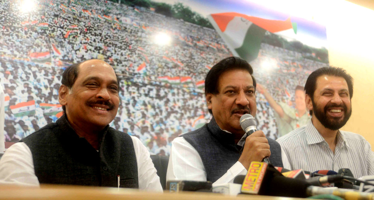 CHIEF MINISTER PRITHVIRAJ CHAVAN &  MPCC PRESIDENT MANIKRAO THAKRE PRESS CONFERENCE AT GANDHI BHAVAN.