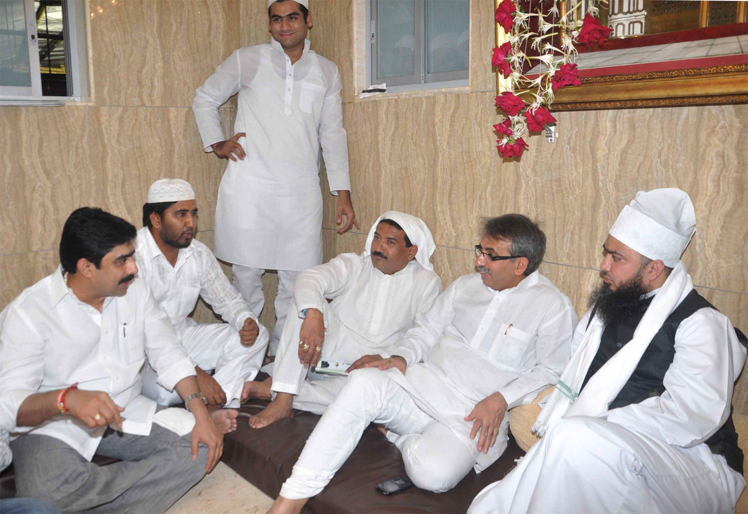 SHAHIDAYE RAHE MADINA HAJRAT ANWAR ASHRAF URF MUSHNNA MIYA 8th URSHA ON OCCASION M.P.SANJAY DINA PATIL & MLA AMIN PATEL  AT M.S.ALI ROAD DOTANKI.