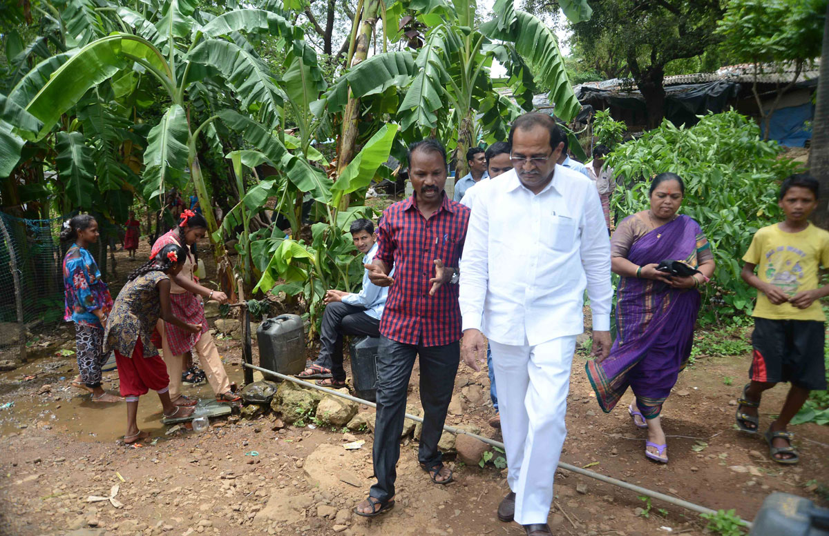 Vidhan Parishad Opposition Leader Radhakrishna Vikhe Patil visit at Borivali National Park Adivashi Pada,Aarey Adivashi Pada & Goregaon SRA Colony.