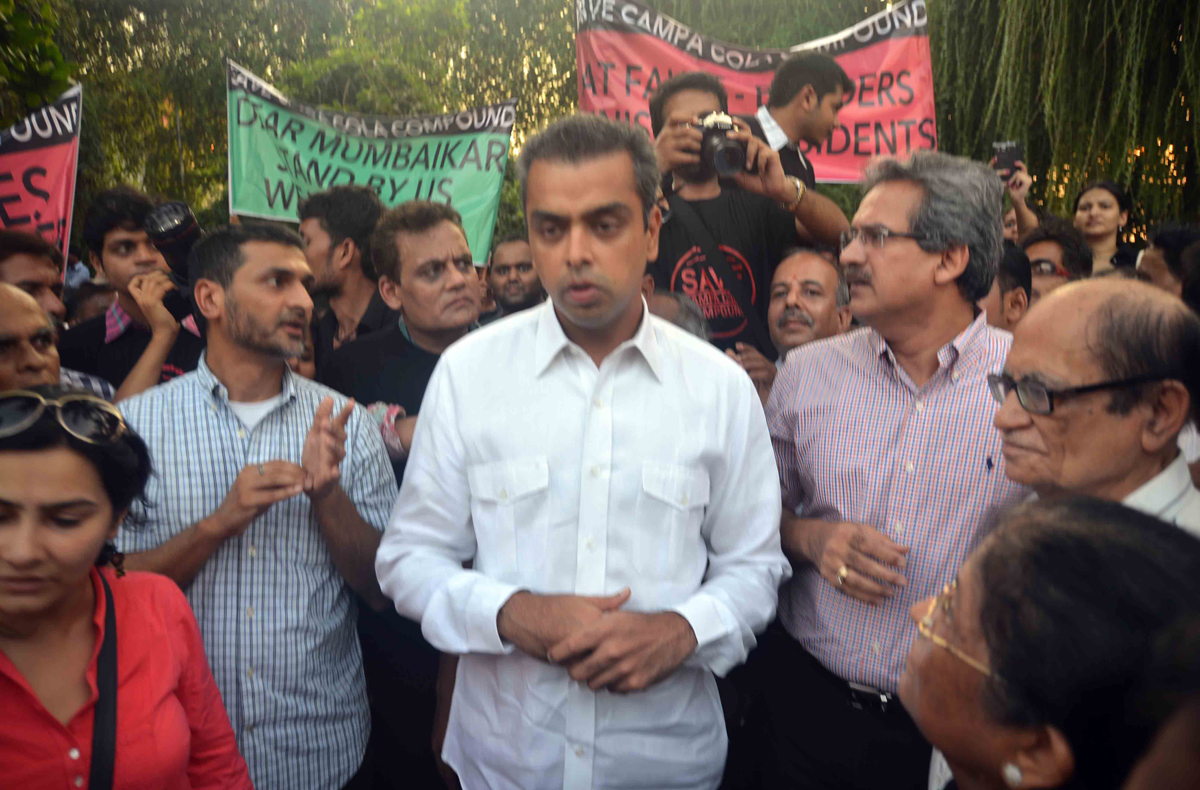 PROTEST !!!! "SAVE CAMPA COLA COMPOUND" AT MARINE DRIVE.
