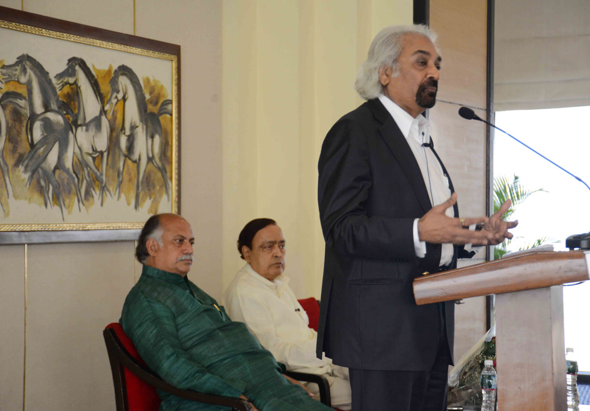 AICC Gen.Sec.& MP.Gurudas Kamat with Ex.Union Minister & MP. Murli Deora Welcomes Shri.Sam Pitroda at hotel Oberoi Trident .