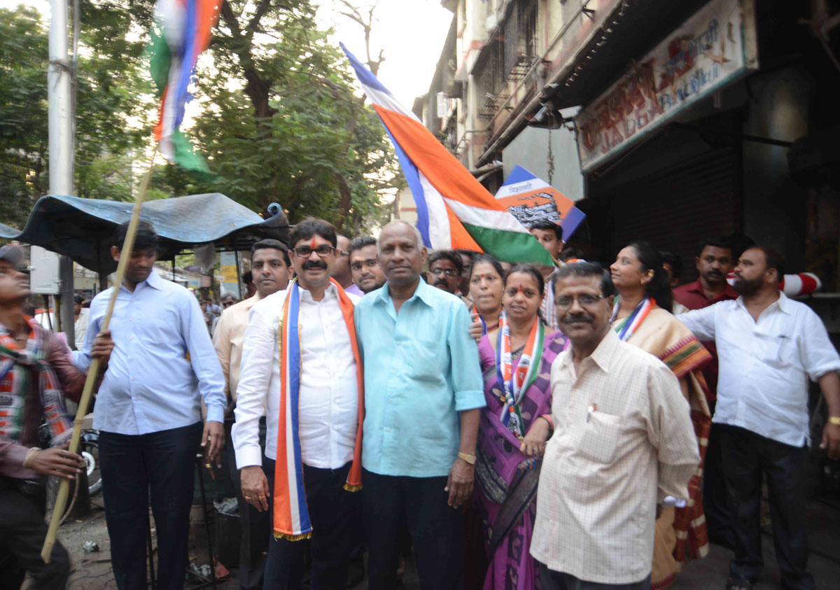 MNS MP.Candidate Bala Nandgaonkar Election Campaign at Byculla.