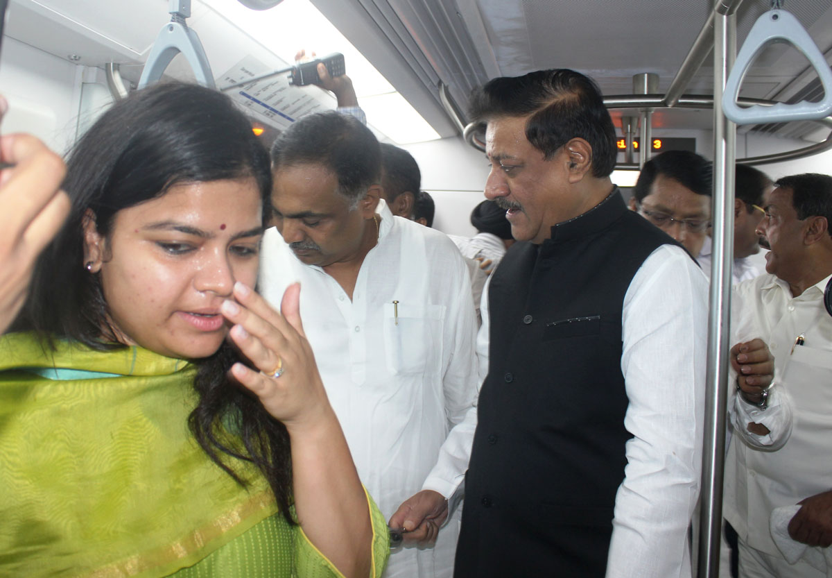 Mumbai Metro Rail from Ghatkopar to Versova Inaugurated by Chief Minister Prithviraj Chavan.