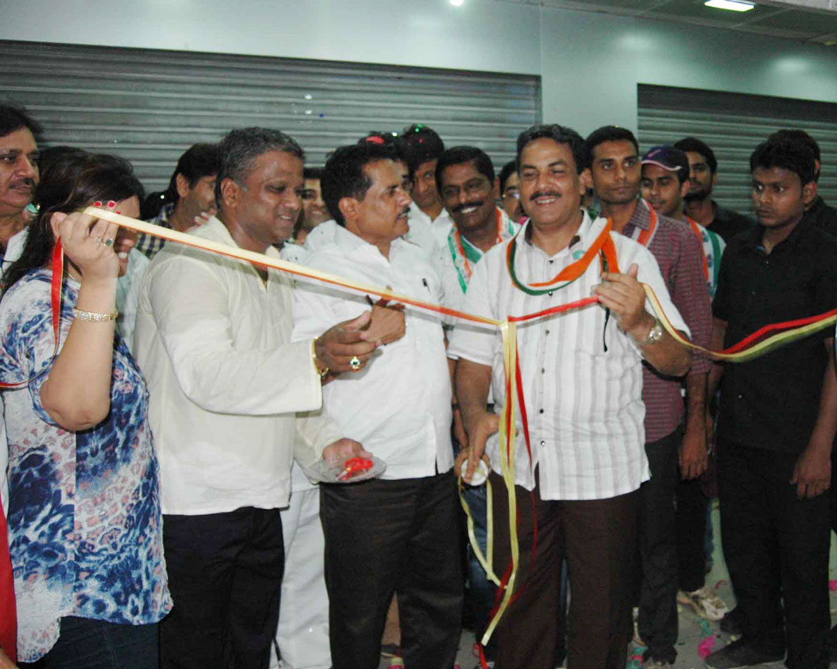 168-Chandivali Assembly Congress Candidate Mohd.Arif Nasim Khan Padyatra Rally.