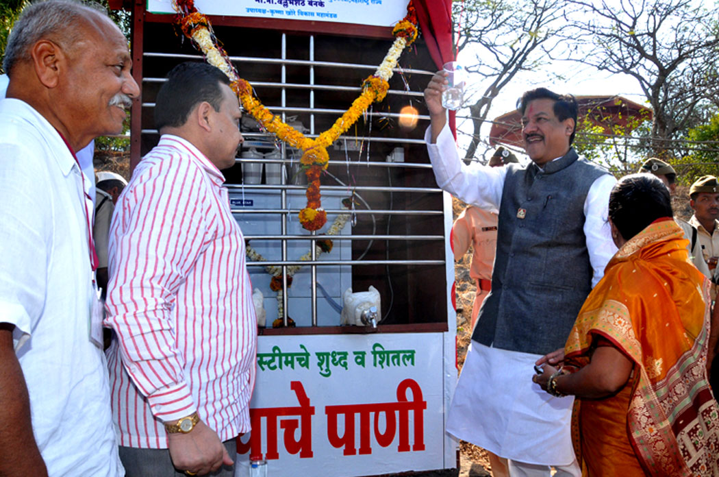 CHIEF MINISTER PRITHVIRAJ CHAVAN & DY CHIEF MINISTER AJIT DADA PAWAR AT SHIVNERI TO CELEBRATE CHHATRPATI SHIVAJI MAHARAJ JAYANTI.