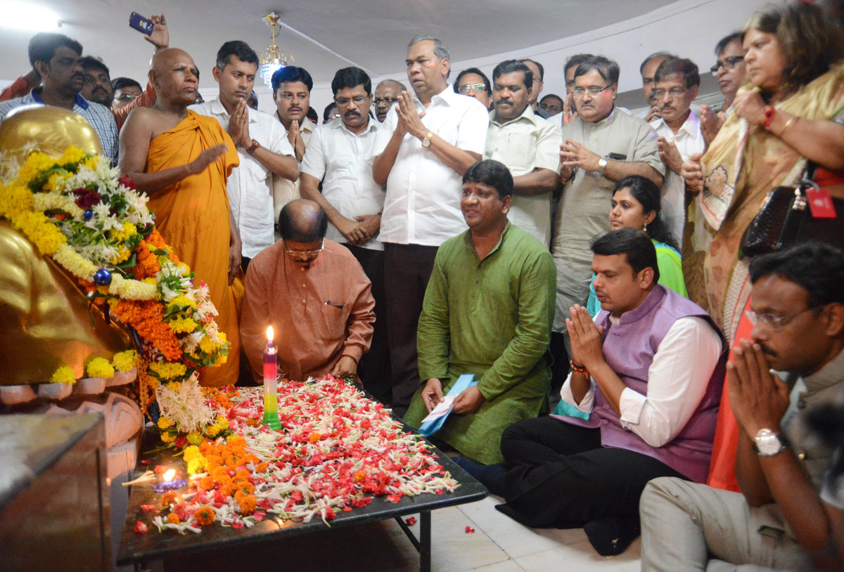 Chief Minister Devendra Phadnavis with Team at Dadar Chaityabhoomi.