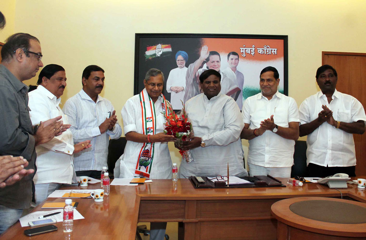 AICC Gen.Sec.Mohan Prakash & MRCC President Prof.Janardan Chandurkar at Rajiv Gandhi Bhavan.