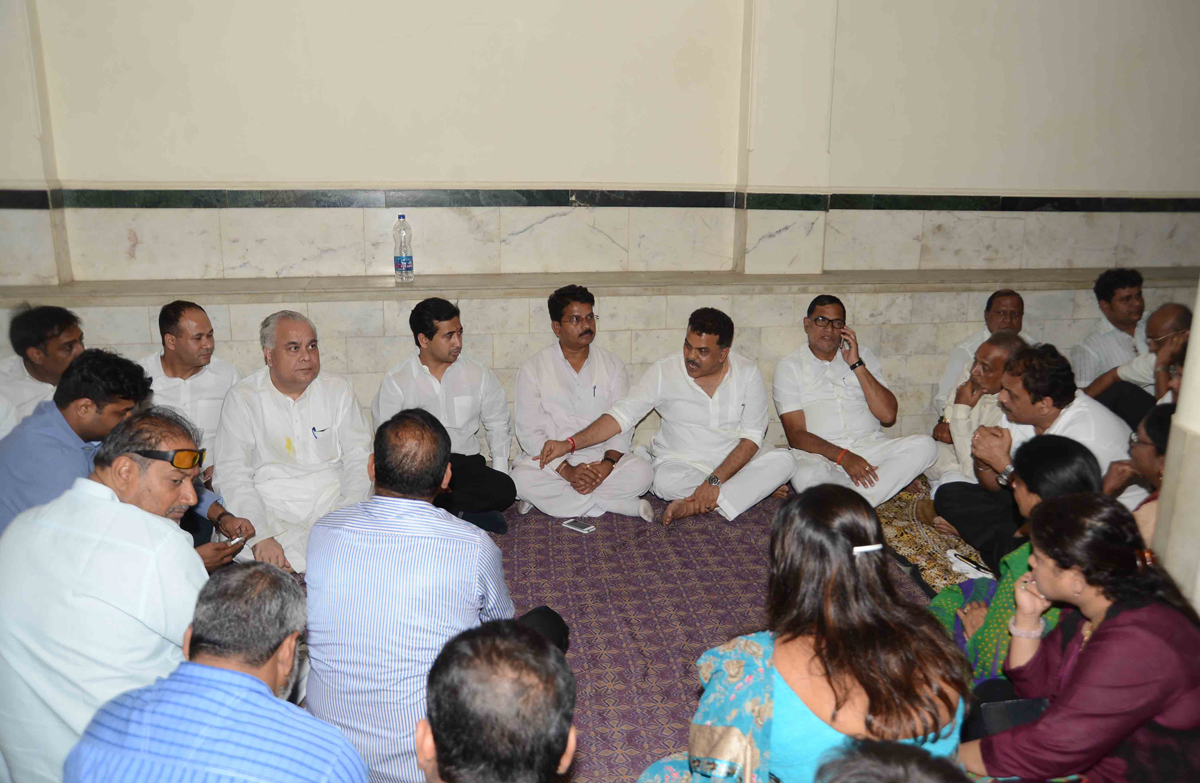 176-Bandra(E)Assembly Constituency Congress-NCP Candidate Narayanrao Rane Prachaar Meeting During MLA Nitesh Rane at Bandra.