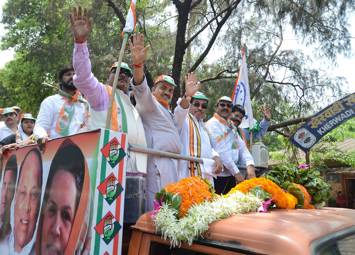 176-Bandra(E) Assembly Constituency Congress-NCP Candidate Narayanrao Rane "Maha Prachaar Rally" at Bandra.