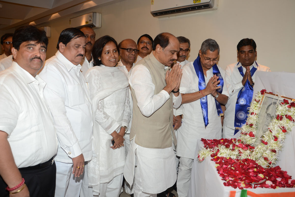 MPCC PRBHARI MOHAN PRAKASH ,MPCC PRESIDENT MANIKRAO THAKRE AT MRCC ON OCCASION DR.BABASAHEB AMBEDKAR JAYANTI.