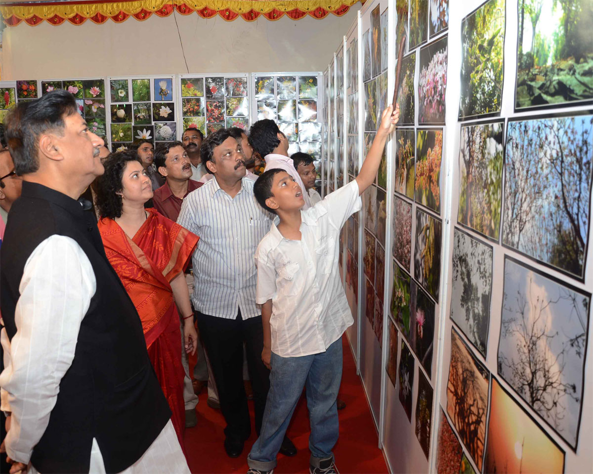 ENVIRONMENT DAY CELEBRATION AT Y. B. CHAVAN AUDITORIUM ON OCCASION CHIEF MINISTER PRITHVIRAJ CHAVAN,DY CHIEF MINISTER AJIT PAWAR .