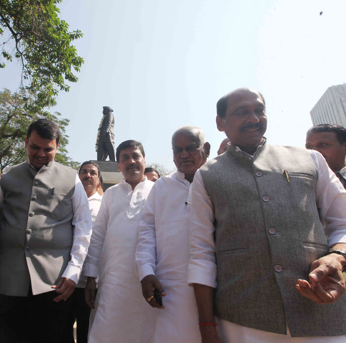 All Party Leader's Paying Tribute to The First Chief Minister of Maharashtra Late Yashwantrao Chavan on his 102th Birth Anniversary at Vidhan Bhavan Mumbai.