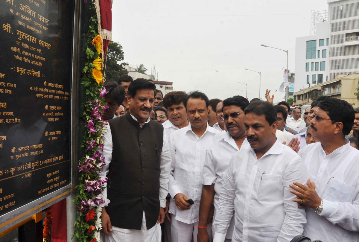 INAUGURATION CEREMONY OF BARFIWALA FLY OVER ON OCCASION CHIEF MINISTER PRITHVIRAJ CHAVAN & DY CHIEF MINISTER AJITDADA PAWAR AT ANDHERI WEST.