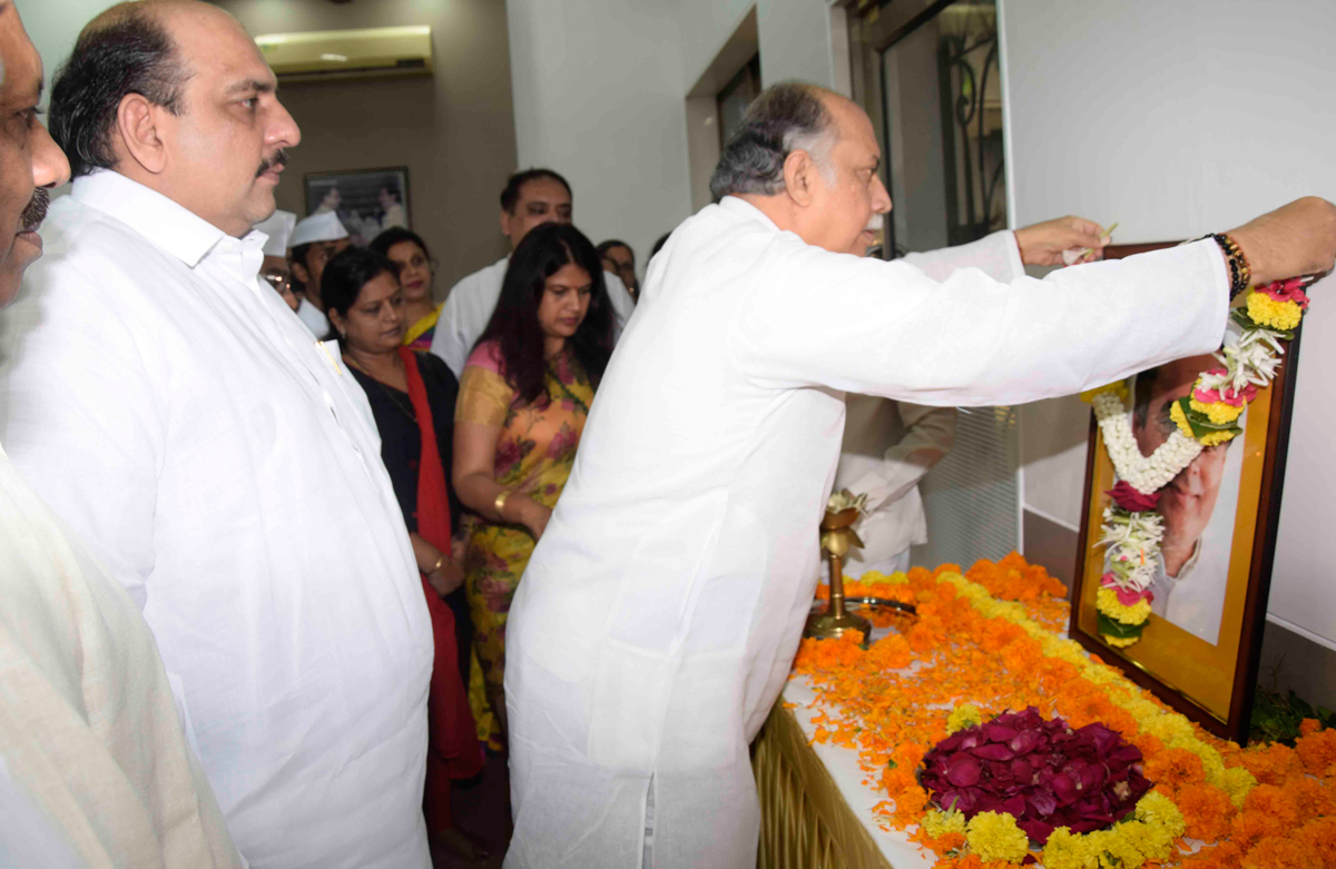 Congress Party Leaders Paying Tribute to Bharat Ratna Former.Prime Minister Rajiv Gandhi on Birth Anniversary in Mumbai.