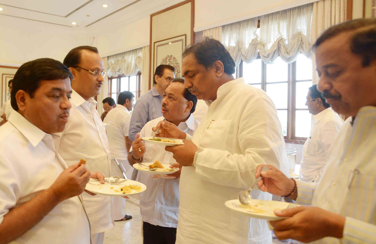 Tea Party By Chief Minister Prithviraj Chavan Befor Budget Session In Mumbai At Sahyadri Guest House.