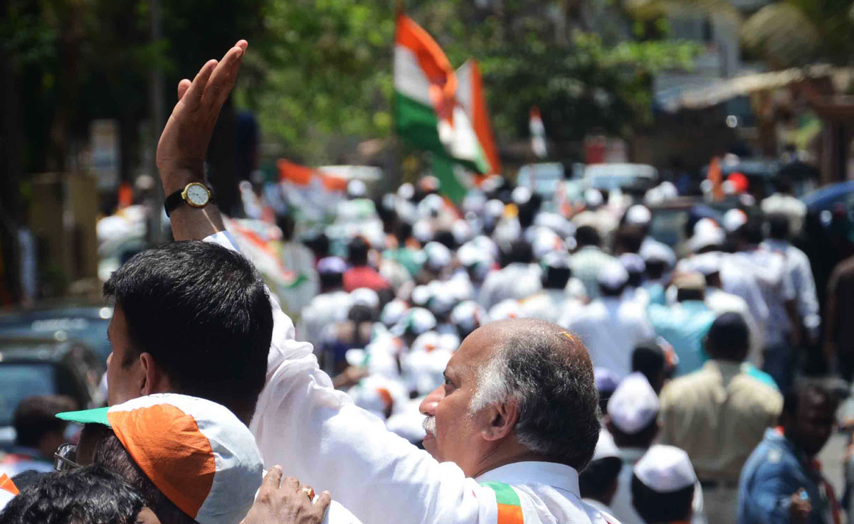 Shri.Gurudas Kamat Congress / NCP / PRP (Kawade) / Republican Party of India (Democratic) Alliance Candidate from 27- Mumbai North West Parliamentary Constituency in Goregaon Assembly Area.
