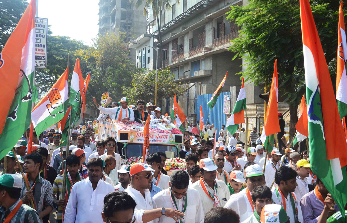 Election Campaign Public Meeting of Congress /NCP/PRP(Kawade)/ Republican Party of India (Democratic) Alliance MP.Candidate Milind Deora on the Last Public Rally at Madanpura.