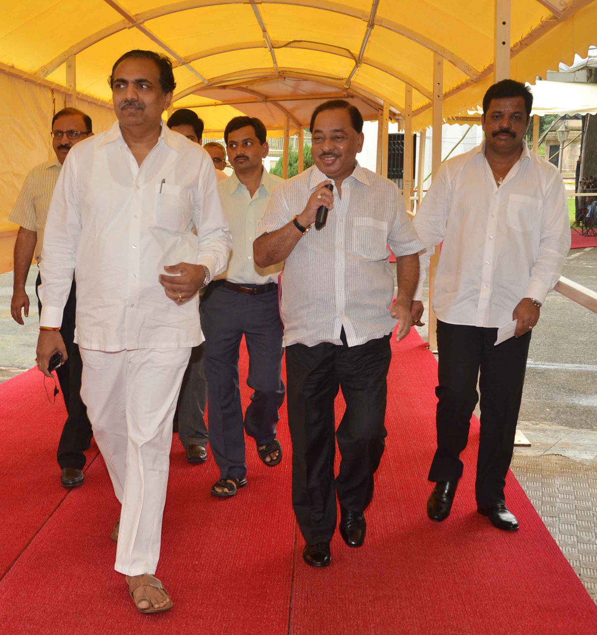 MINISTER NARAYANRAO RANE & MINISTER JAYANTRAO PATIL AT VIDHAN BHAVAN.