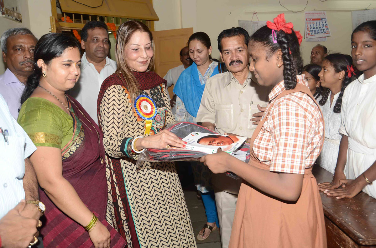 Respected Hema Murli Deora at Ranade School at Girgaon.