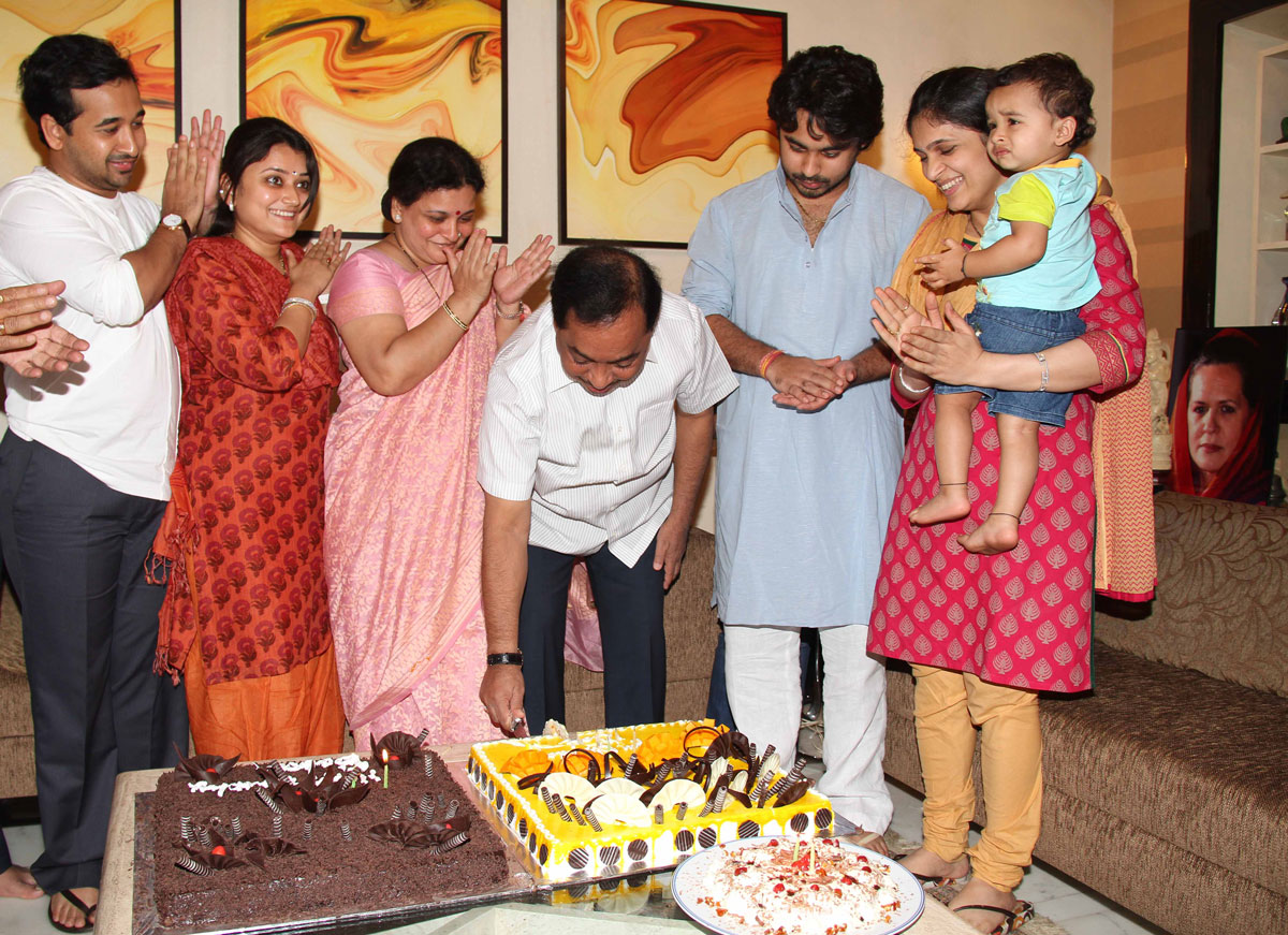 MINISTER NARAYANRAO RANE BIRTHDAY CELEBRATION AT SWANAND BANGLOW BANDRA.